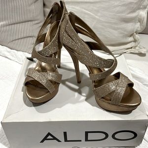 Aldo gold glittery heels size 7.5